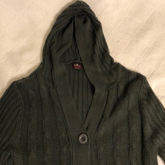 sweater - Picture 2 of 3